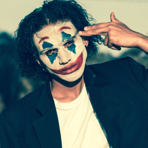 Unfriending Toxicity: The Whimsical Guide to Ending a Toxic Friendship